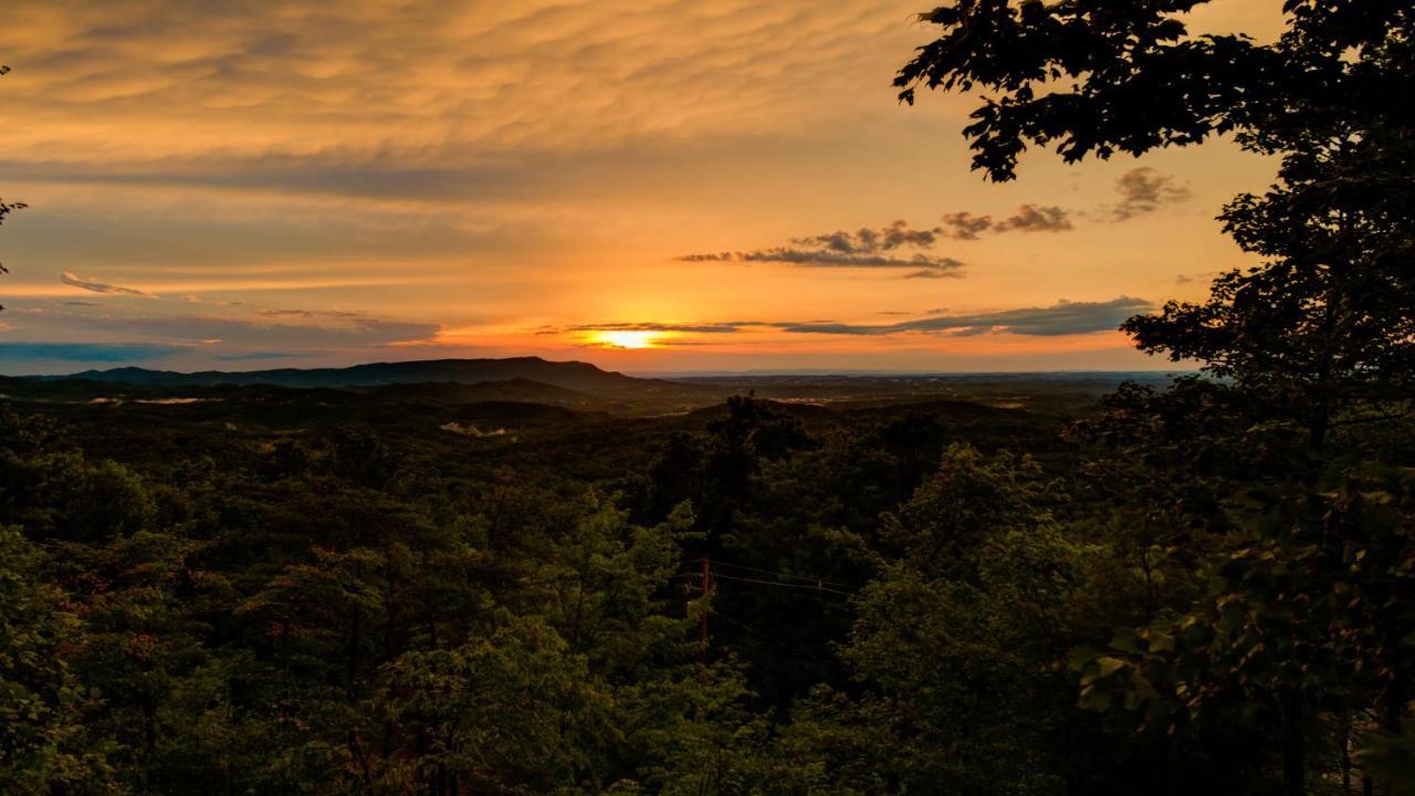 Incredible Views Hot Tub Close To Everything Сивиървил Екстериор снимка